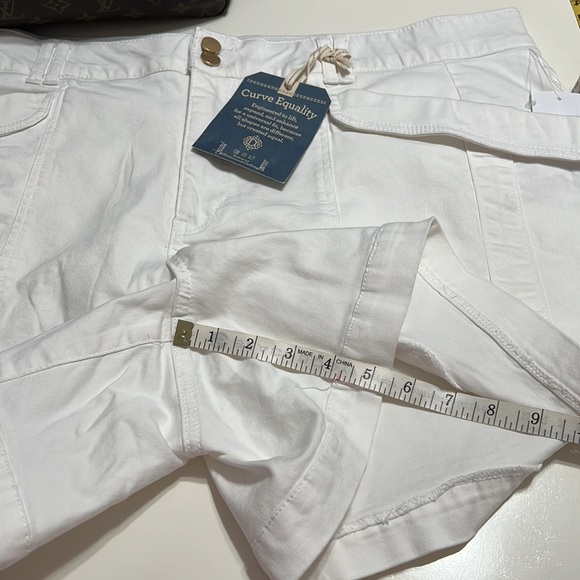 NWT Democracy Ab Solution High Rise Short White Size 22W - Picture 6 of 11